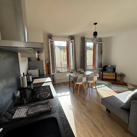 Le Madargue Idealement Place Apartment *